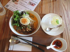 停車場ガーデンでランチ