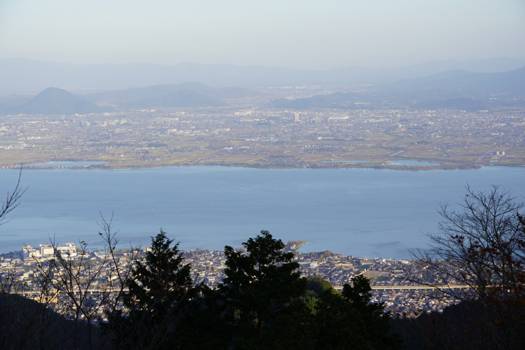 比叡山から見た琵琶湖と大津市