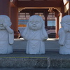 三人の小僧像