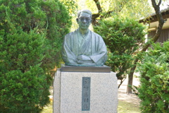 島崎藤村像
