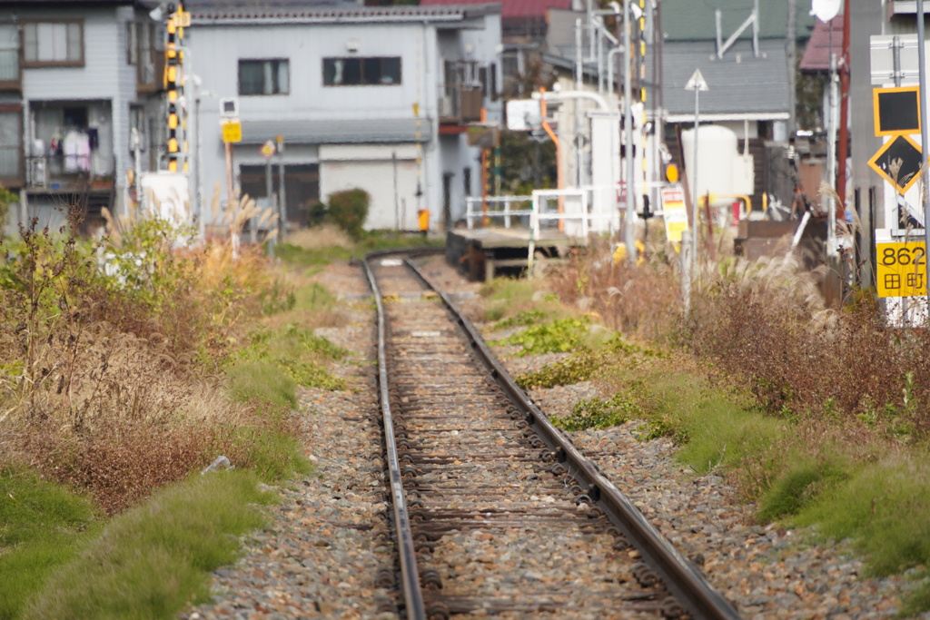 線路と無人駅