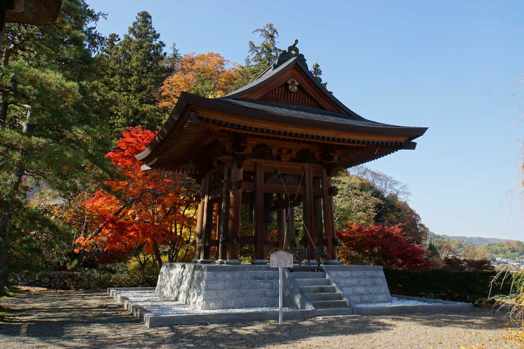 紅葉の鐘突き台