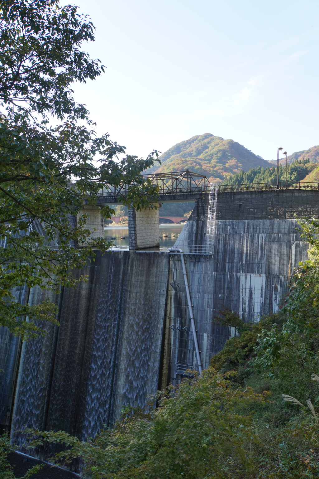 坂本ダム放流中