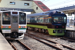 普通列車とリゾート快速２ショット