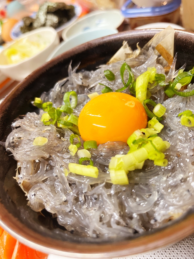 生シラス丼
