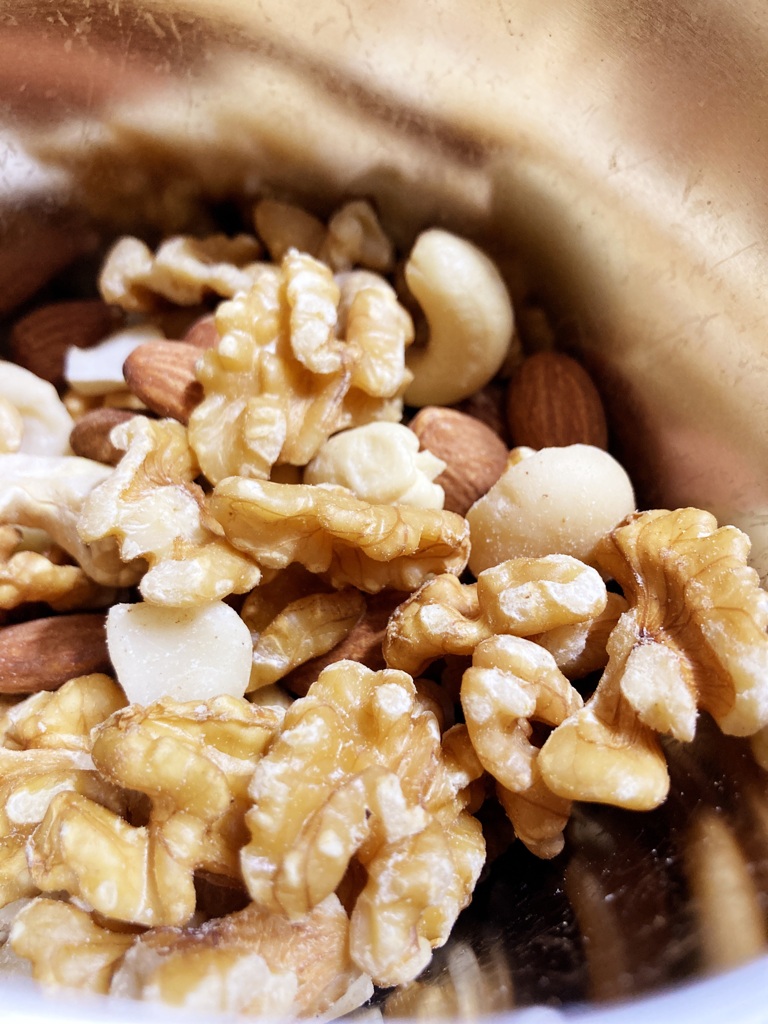 ミックスナッツ