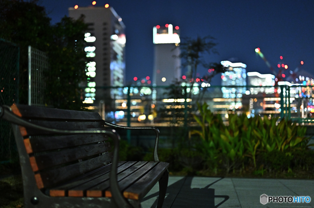 夜景を横目に