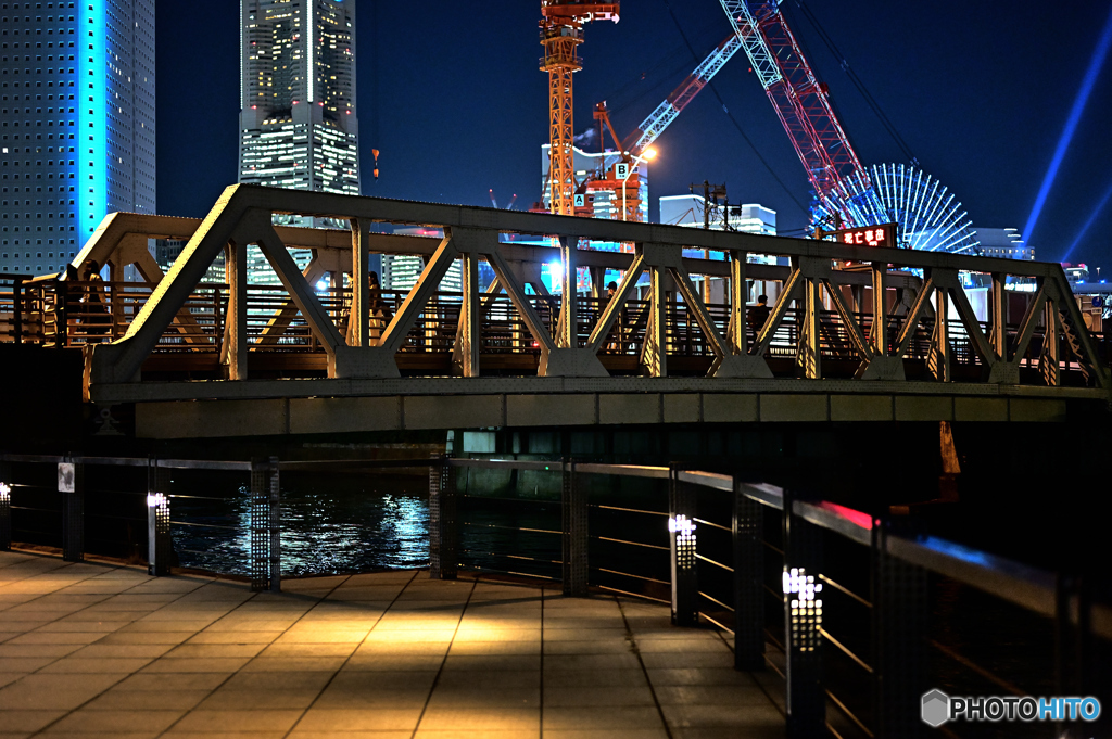 夜の鉄橋