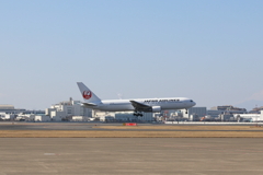着陸寸前のB767
