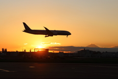 ちっちゃな富士山とB787
