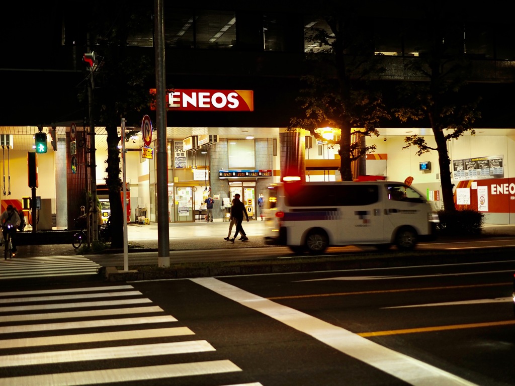 夜散歩　緊急自動車