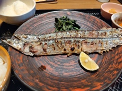 「生さんまの炭火焼き」♪ 「生さんまの炭火焼き」♪