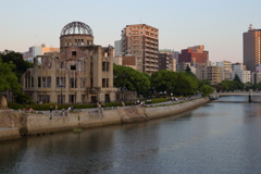 ドームの夕景