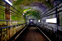 くろよんのトンネル