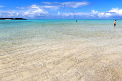 エメラルドグリーンの水平線