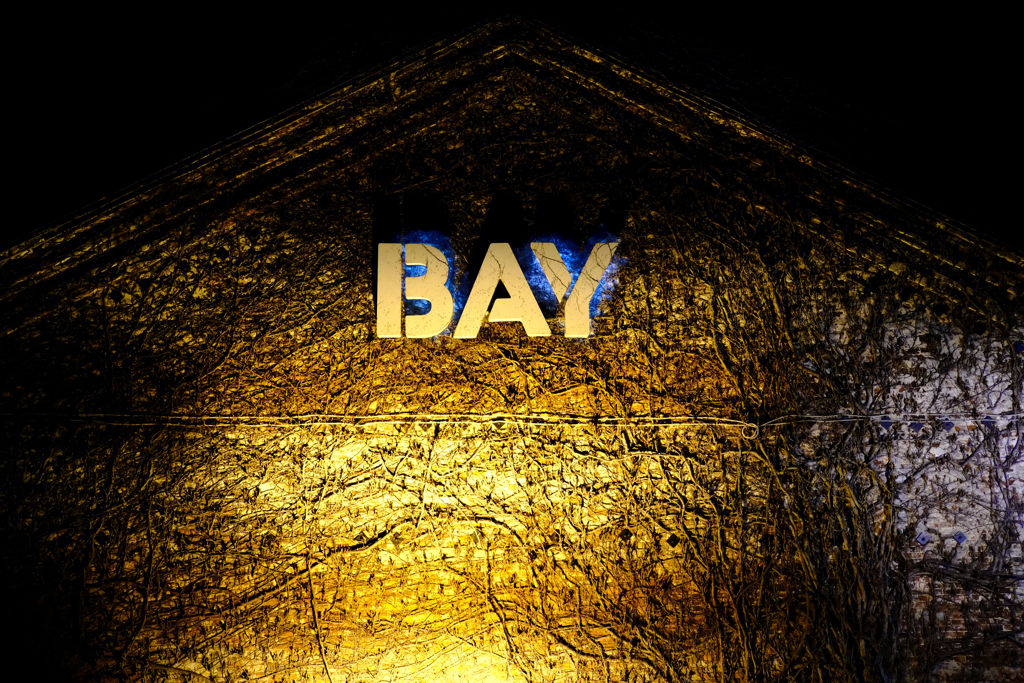 BAYロゴライトアップ