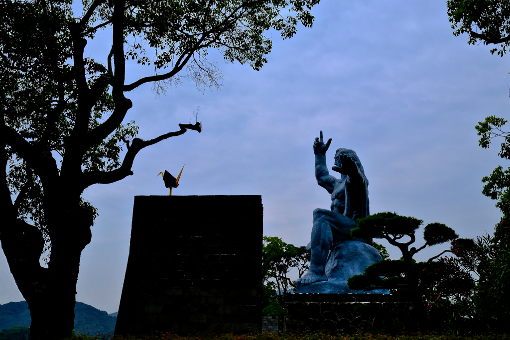 平和祈念像・長崎平和公園