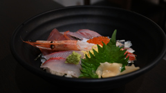 今日の昼御飯も　海鮮丼