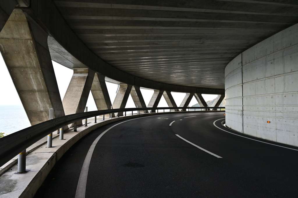 丹後半島一周道路②　落石防止ロックシェッド