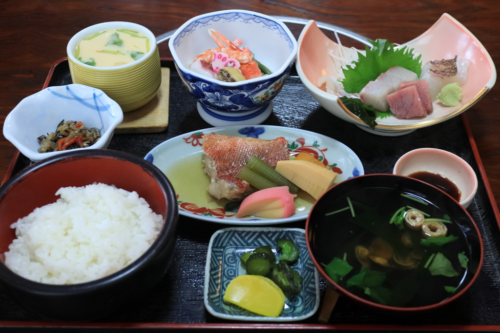 今日の昼ごはん　辰よし定食