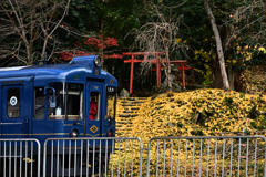 お稲荷さんと列車