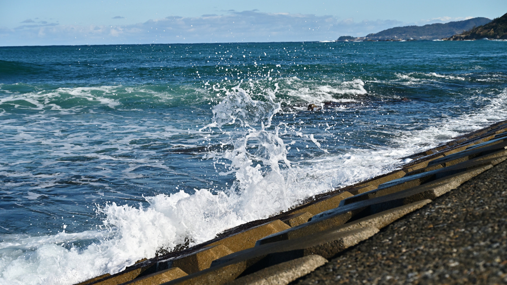 今日の海　波