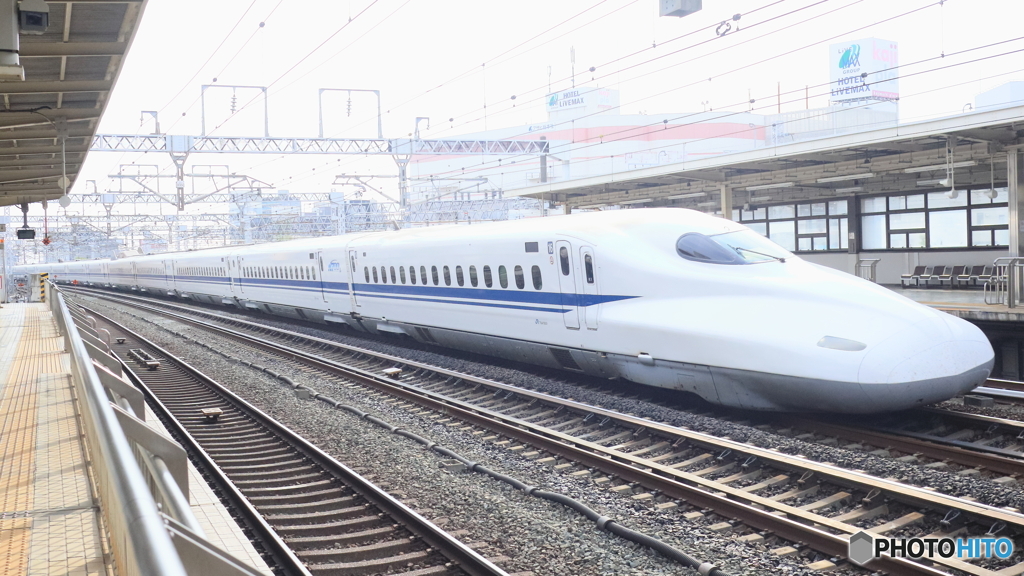 浜松駅新幹線通過