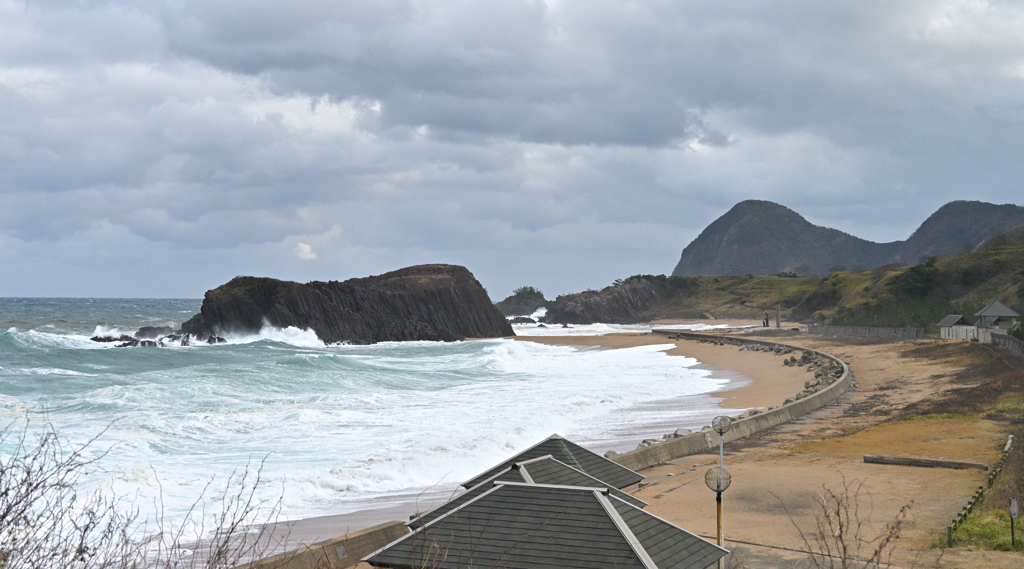 冬の日本海「立岩」