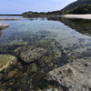 透き通る海
