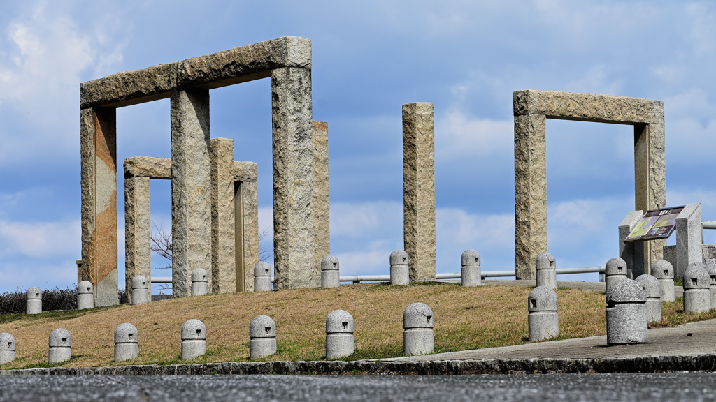 カマイ海岸のモニュメント