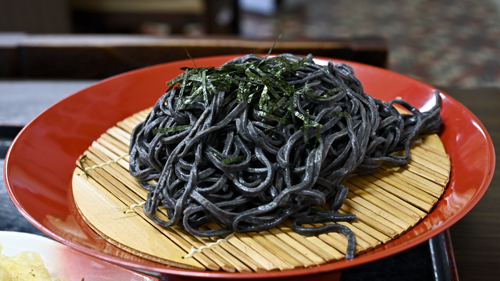 黒い蕎麦