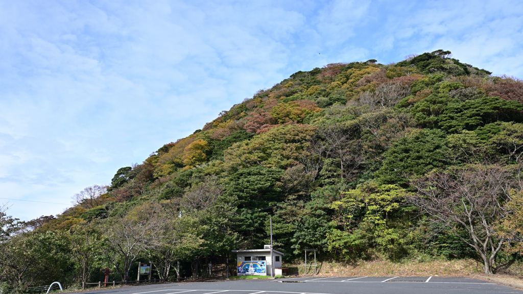 経ケ岬の紅葉①　駐車場