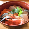 伊根の舟屋を眺めながら「海鮮丼」①