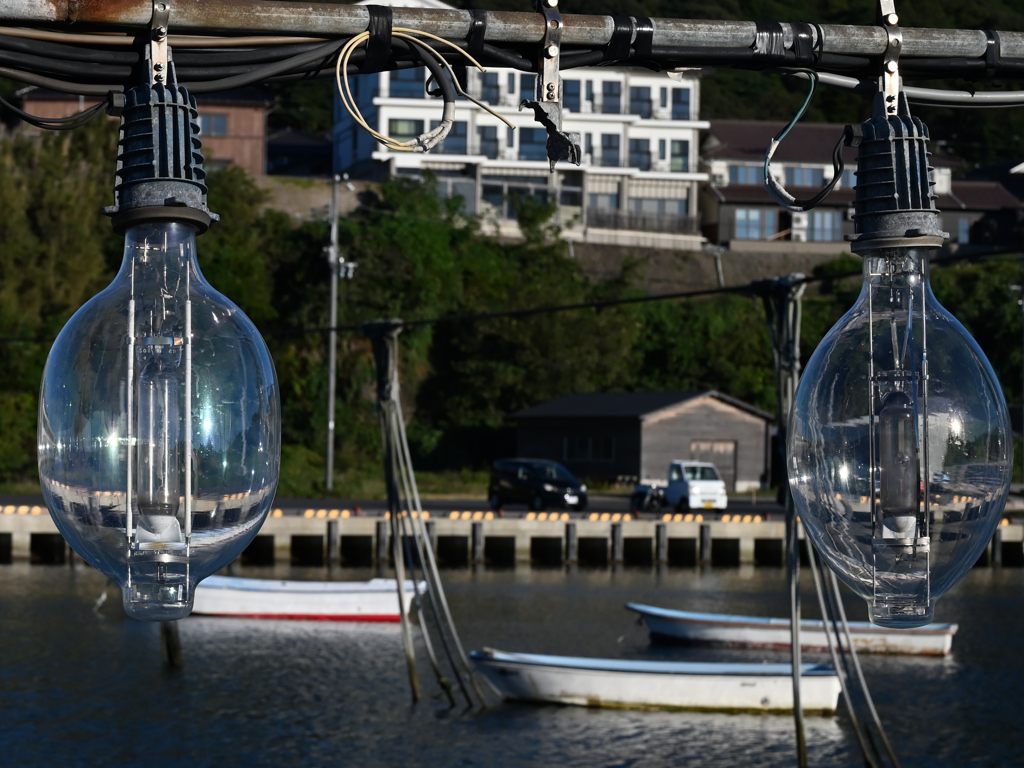 イカ釣り船　集魚ランプ