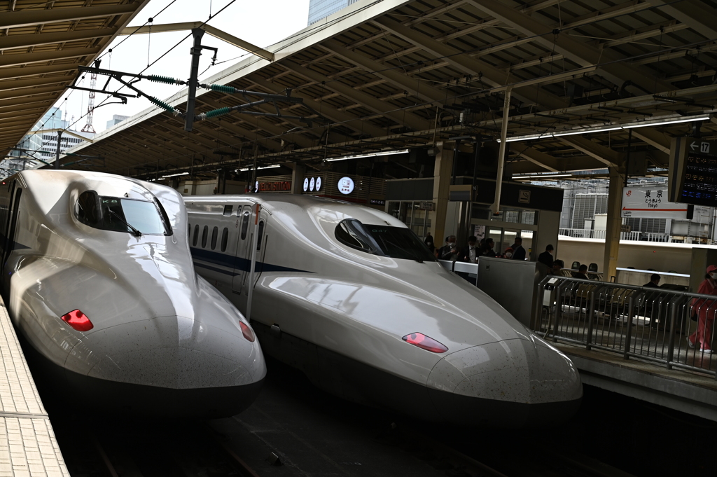 東京駅新幹線ホーム　N700系
