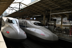 東京駅新幹線ホーム　N700系