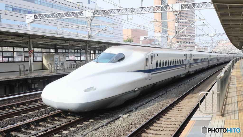 浜松駅新幹線通過
