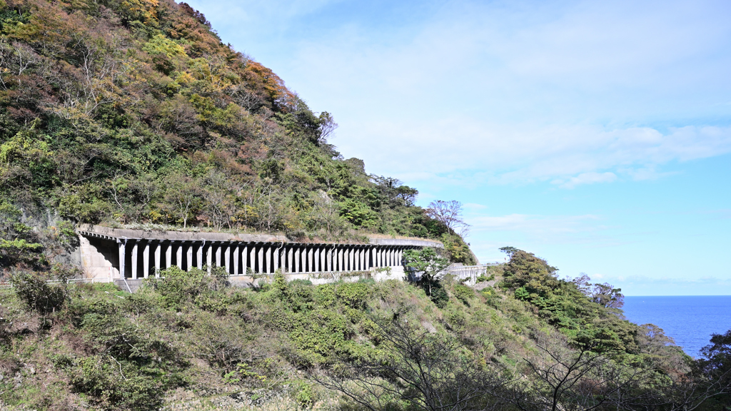 カマヤ海岸②　落石防止ロックシェッド