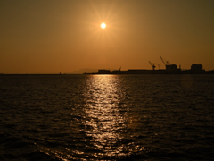 神戸港の夕景　造船所