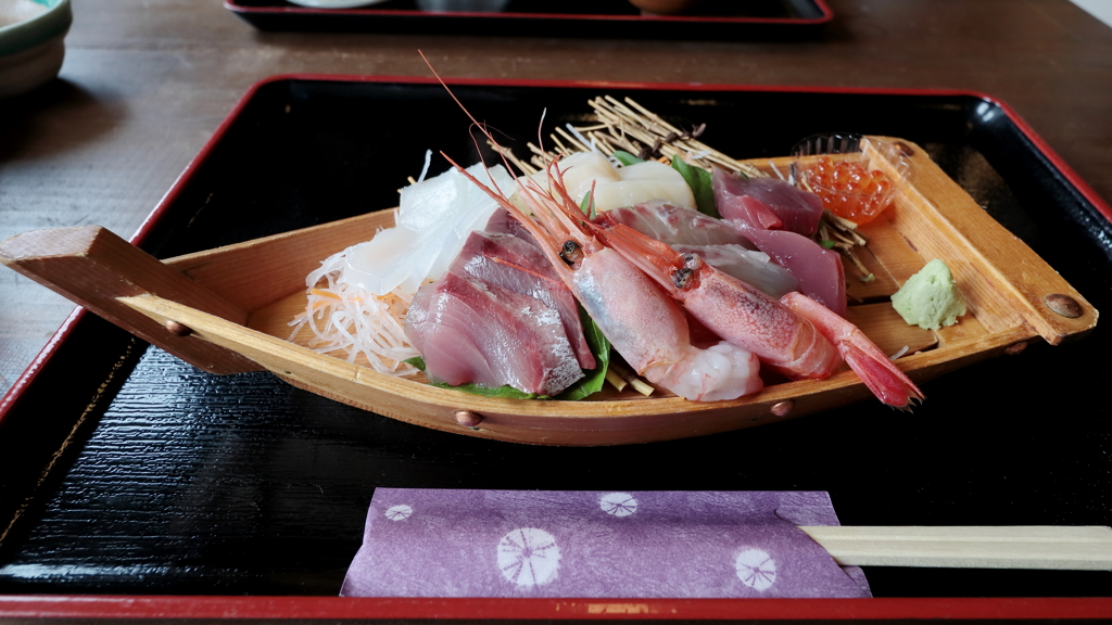 今日の昼ご飯 「お造り定食」
