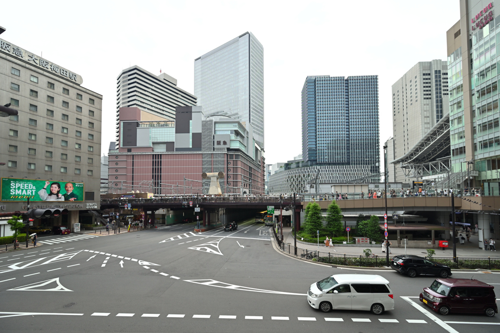 大阪梅田交差点