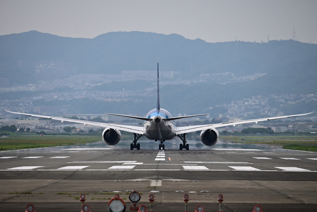 伊丹空港　ANA機離陸前