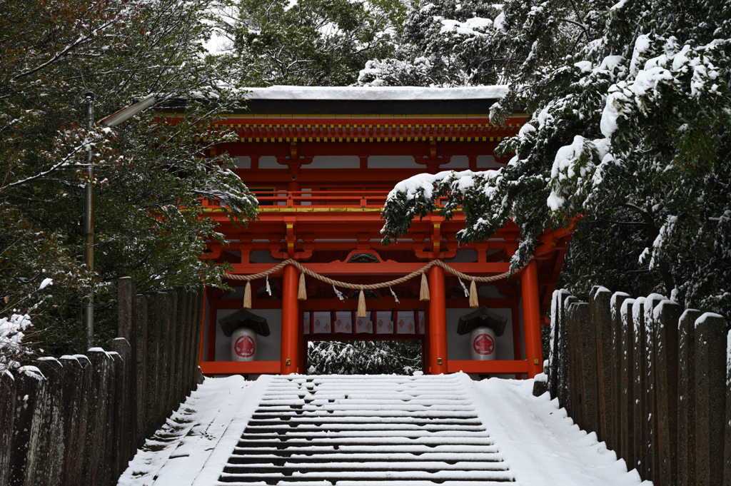 雪の金刀比羅神社　神門
