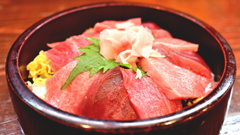 生マグロ丼