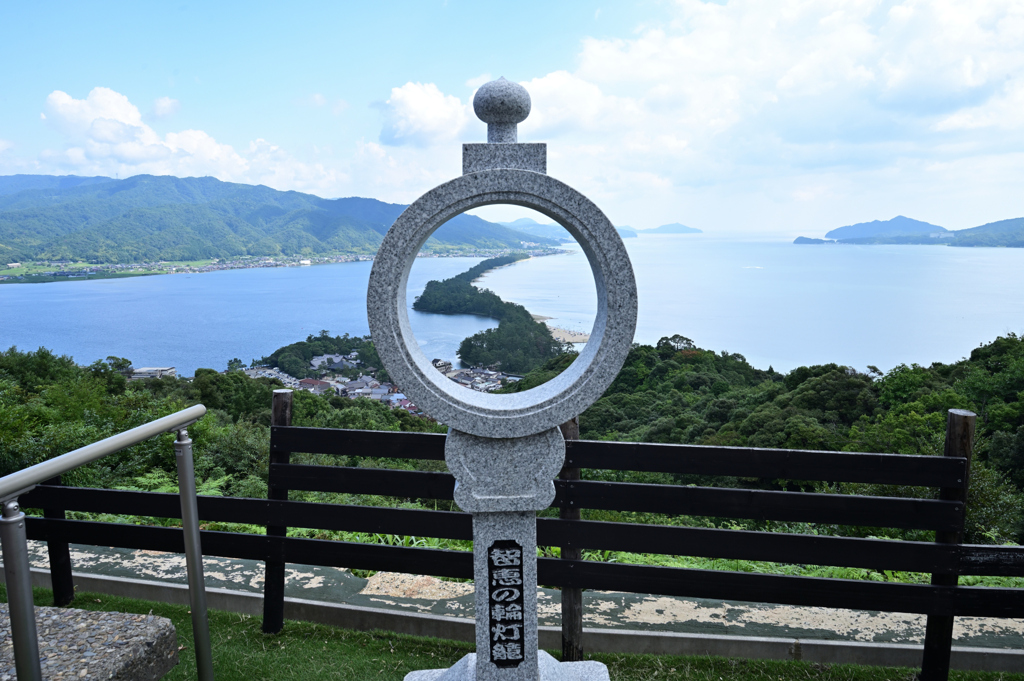 天橋立散歩　文殊塔越し