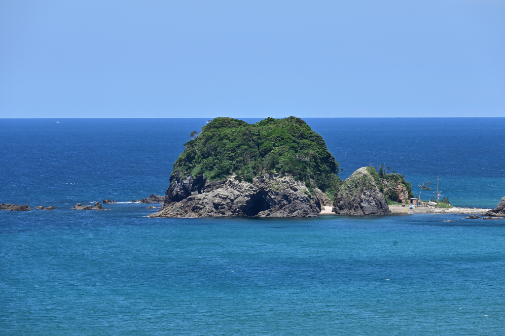 丹後松島　たこ焼き岩