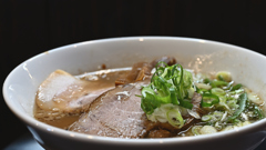 昼食はラーメン