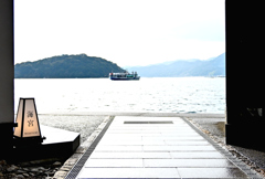 伊根の観光汽船を見ながら