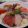 今日の昼ごはん　朝獲れ海鮮丼