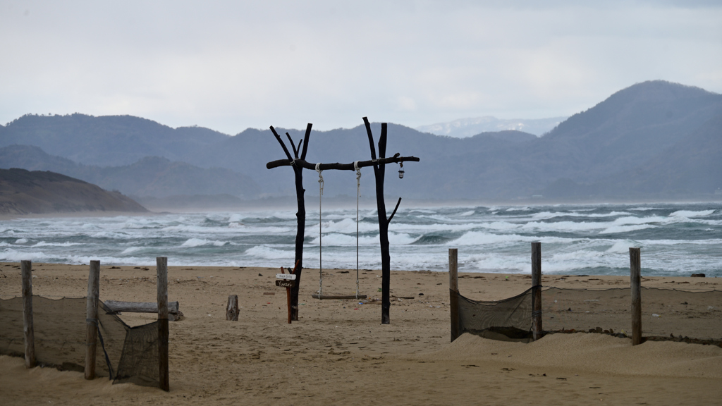 冬の日本海「夕日ヶ浦海岸」